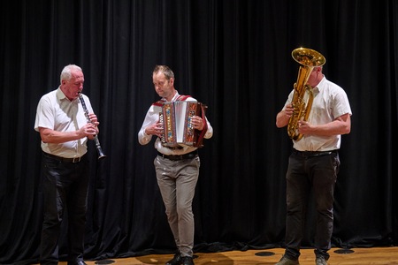 044_ljudski pevci 25